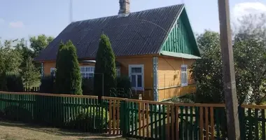 Casa en Dzmitrovicy, Belarús