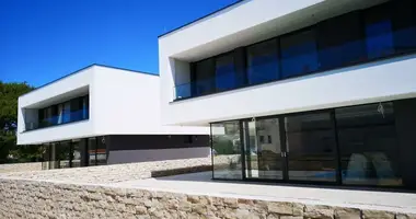 Villa 4 bedrooms in Town of Rab, Croatia