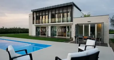 Villa  mit Klimaanlage, mit Meerblick, mit Garage in Pescara, Italien