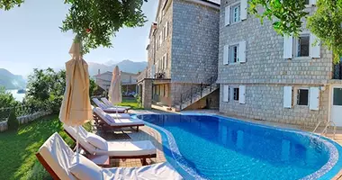 Villa 11 rooms in Kotor, Montenegro