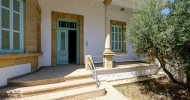 Haus 4 Schlafzimmer in Larnaka, Zypern