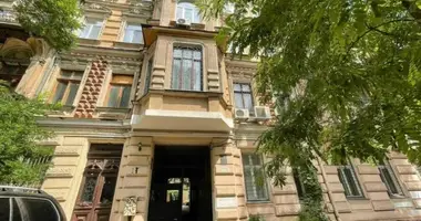 5 room apartment in Odesa, Ukraine