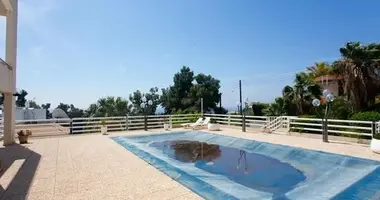 6 bedroom house in koinoteta agiou tychona, Cyprus