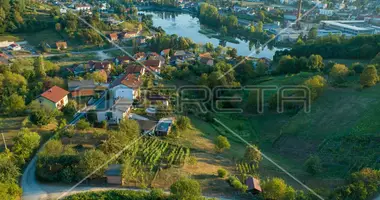 Terrain dans Duga Resa, Croatie