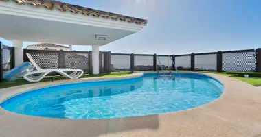 4 bedroom apartment in Benalmadena, Spain