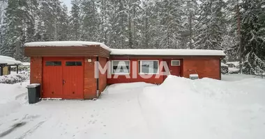 Dom 4 pokoi w Nurmijaervi, Finlandia