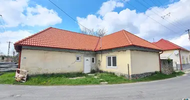 2 room house in Varoslod, Hungary