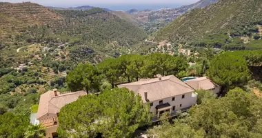 9 bedroom house in Ojen, Spain