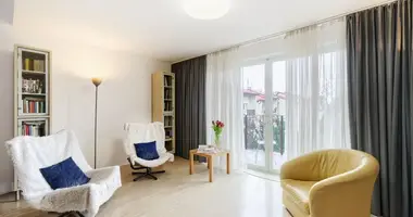 Wohnung 5 zimmer in Warschau, Polen