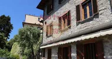 Villa 4 habitaciones en Como, Italia