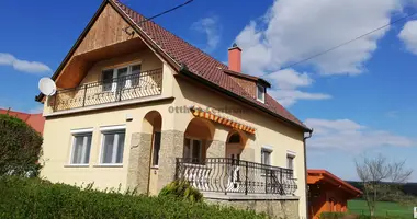 Dom 6 pokojów w Zalaapati, Węgry