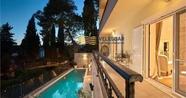 Villa  con Doble acristalamiento, con Balcón, con Amueblado en Grad Split, Croacia