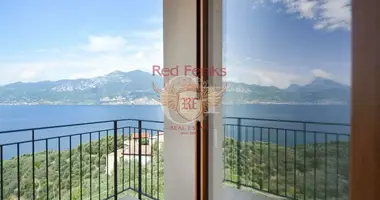 2 bedroom apartment in Magugnano, Italy