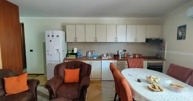 Wohnung 4 Zimmer in Rafailovici, Montenegro