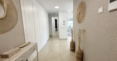 Apartamento 4 habitaciones en Estepona, Španjolska