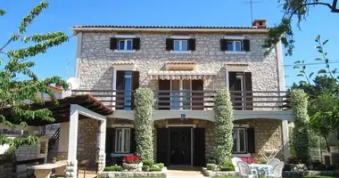 Villa 5 bedrooms in Umag, Croatia