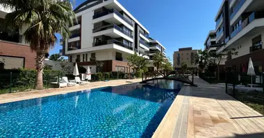 Appartement 4 chambres dans Muratpasa, Turquie