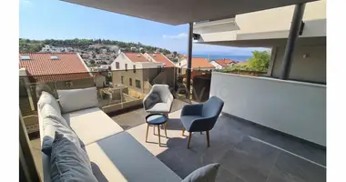 3 room apartment in Sutivan, Croatia