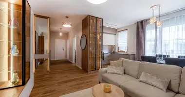 Квартира 3 комнаты в Варшава, Польша