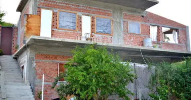 Dom wolnostojący 4 pokoi w Municipality of Loutraki and Agioi Theodoroi, Grecja