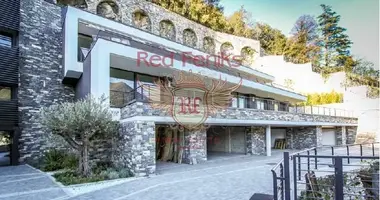 3 bedroom apartment in Cernobbio, Italy