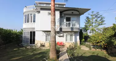 Villa 5 room villa with parking, with furniture, with air conditioning in Mahmutlar, Turkey