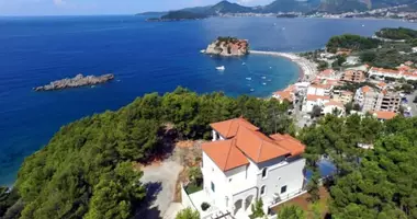 Villa 6 bedrooms with Elevator, with Sea view, with Yard in Przno, Montenegro