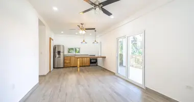 Condo 2 bedrooms in West End, Honduras