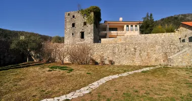 Villa  mit Videoüberwachung in Herceg Novi, Montenegro