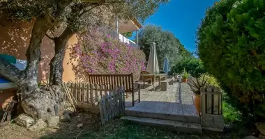 6 bedroom house in Lower Empordà, Spain