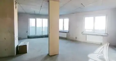 Apartamento 3 habitaciones en Kobriny, Bielorrusia