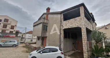 Дом 3 спальни в Тиват, Черногория