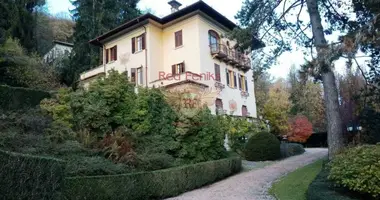 Villa 5 bedrooms in Lanzo d Intelvi, Italy