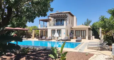 4 bedroom house in Kouklia, Cyprus