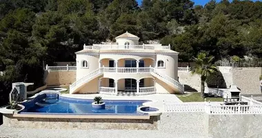 Villa 4 bedrooms with Furnitured, with Terrace, with private pool in Calp, Spain