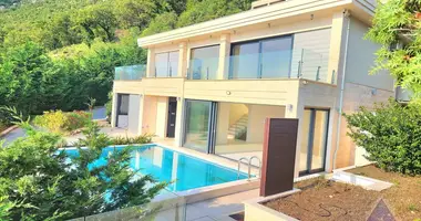 Villa  mit Parkplatz, mit Meerblick, mit Schwimmbad in Rijeka-Rezevici, Montenegro