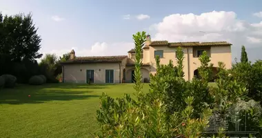 Villa  mit Parkplatz, mit Klimaanlage, mit Terrasse in Rom, Italien