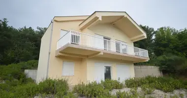 Casa 3 habitaciones en Montenegro