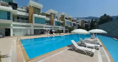 Penthouse 5 rooms with balcony, with furniture, with air conditioning in Kyrenia, Northern Cyprus