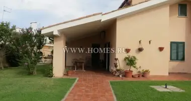 Villa  mit Möbliert, mit Klimaanlage, mit Meerblick in Terracina, Italien