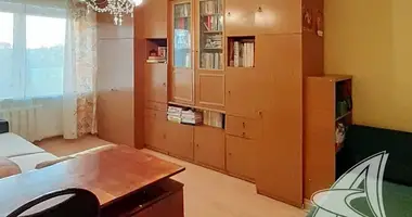 Apartamento 3 habitaciones en Abiarouscyna, Bielorrusia