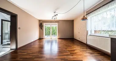 Mieszkanie 5 pokojów w Komorniki, Polska