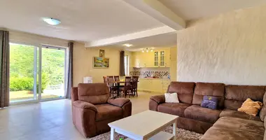 Villa 3 bedrooms with parking, with Furnitured, with Air conditioner in Zagora, Montenegro