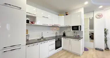 Apartamento 3 habitaciones en Budva, Montenegro