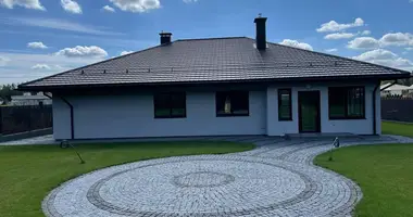 Haus in Astrasyckaharadocki siel ski Saviet, Weißrussland