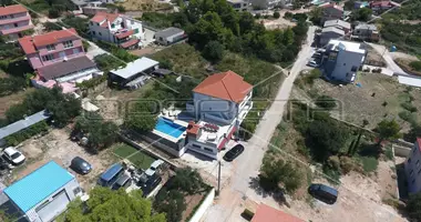 Casa 6 habitaciones en Kastel Gomilica, Croacia