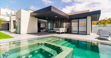 Villa 4 Zimmer mit Parkplatz, mit Möbliert, mit Klimaanlage in Adeje, Spanien