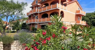 Casa 16 habitaciones en Kampor, Croacia