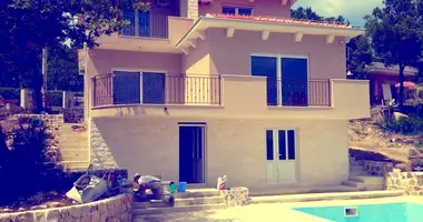 3 bedroom house in Herceg Novi, Montenegro