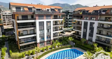 Dúplex 3 habitaciones con aparcamiento, con la piscina, con sistema de vigilancia de seguridad en Karakocali, Turquía